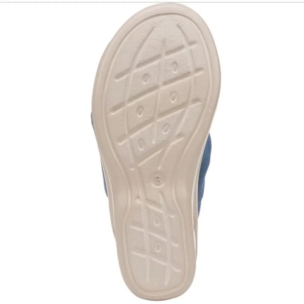 NIB BZees Women’s Smile 3 Slide Sandal – Elemental Blue, Size 7.5W